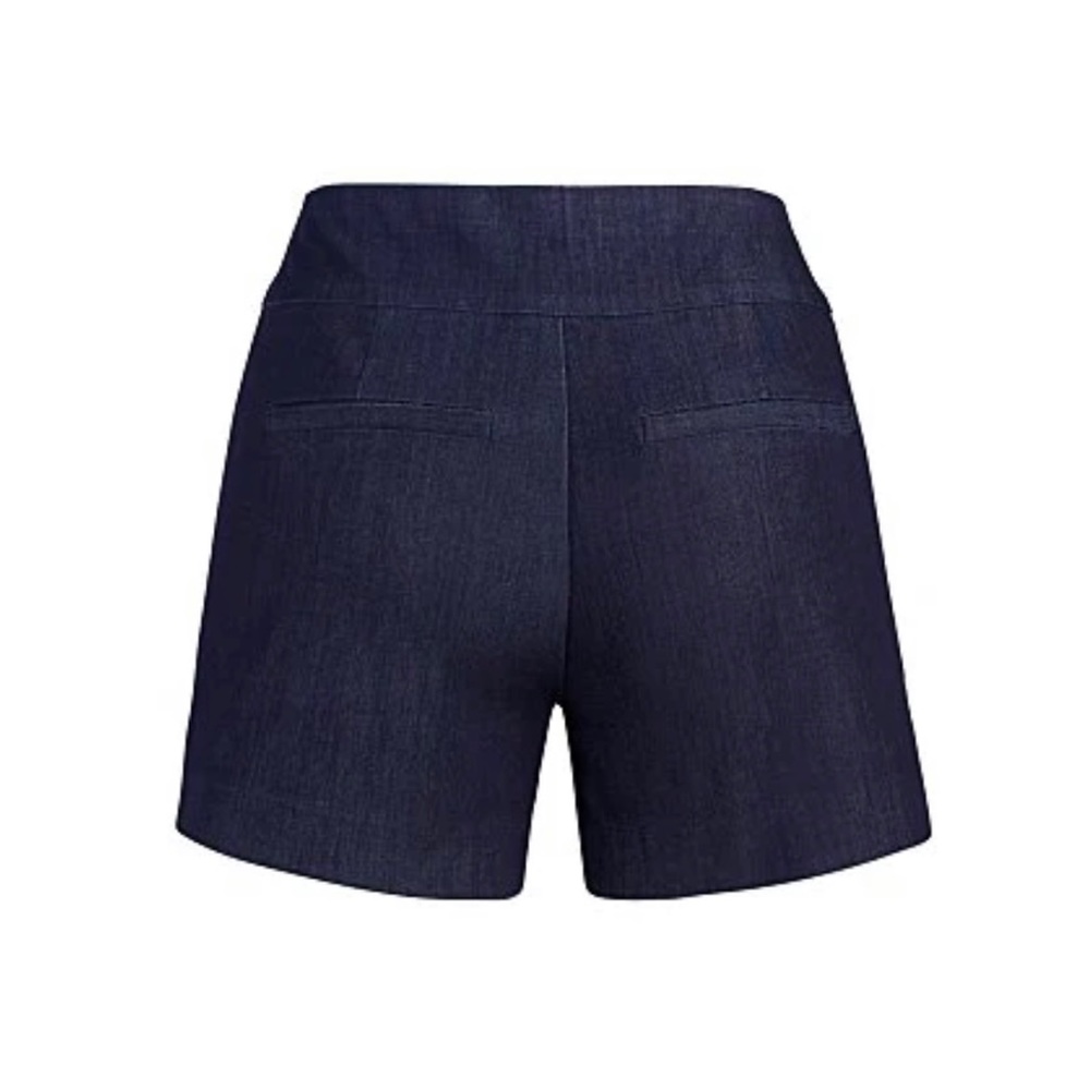 New York & C size medium Women’s high waisted pullon 4 inch shorts dark wash Nwt